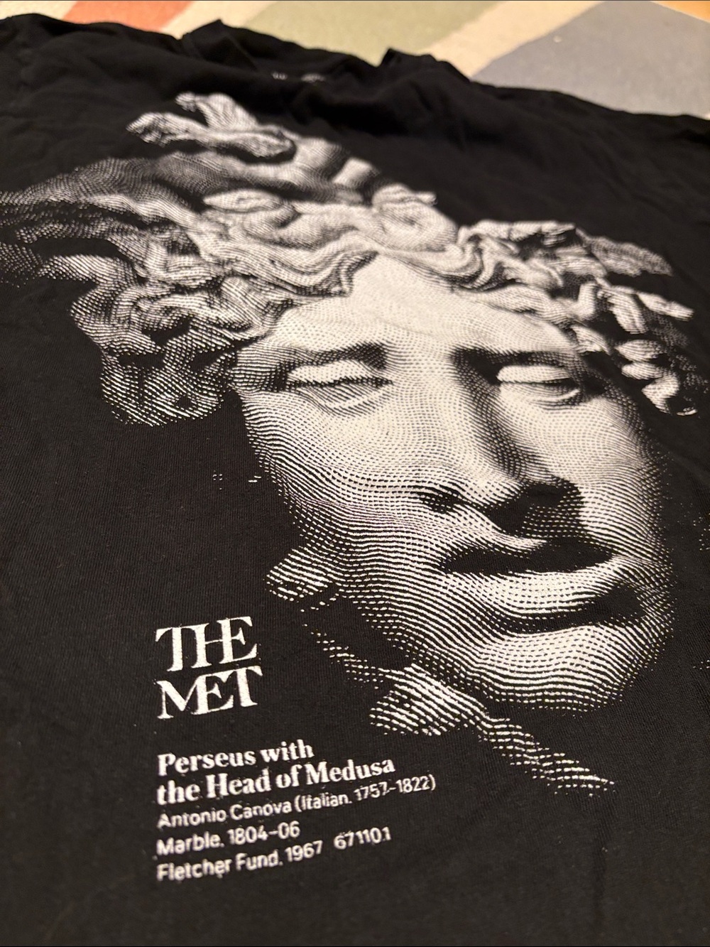The Met “Perseus with the Head of Medusa” T-Shirt - Picture 6 of 8